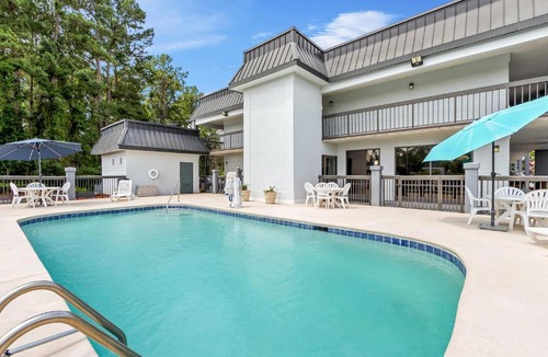 Walterboro Hotel | Quality Inn Walterboro I-95