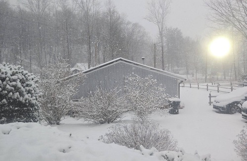 Hendersonville House | Quiet 3 Bedroom home surrounded by mountains in Hendersonville NC
