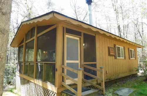 Sautee Nacoochee Cabin | Quiet cabin in the woods, only 10 min from downtown Helen
