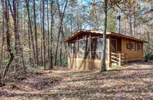 Sautee Nacoochee Cabin | Quiet cabin in the woods, only 10 min from downtown Helen