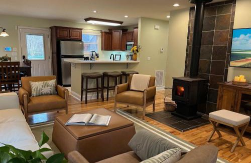 Maryville House | Quiet Clear Creek Cabin Peaceful Mtn Views Firepit