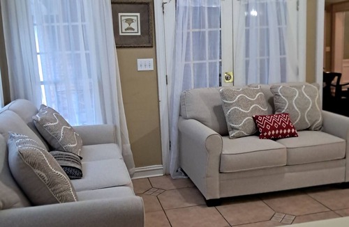 Farmington House | Quiet community, Family-friendly, ready to move in. 3 bedrooms, 2.5 bathrooms.