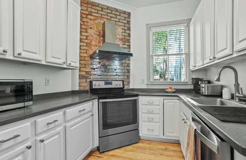 Beach Institute House | Quiet Historic Corner Home Near Downtown