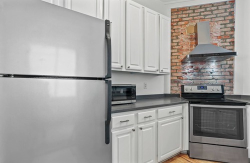 Beach Institute House | Quiet Historic Corner Home Near Downtown