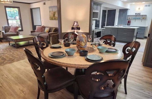 Peachtree City House | Quiet Peachtree City 4BR with Outdoor Dining Deck