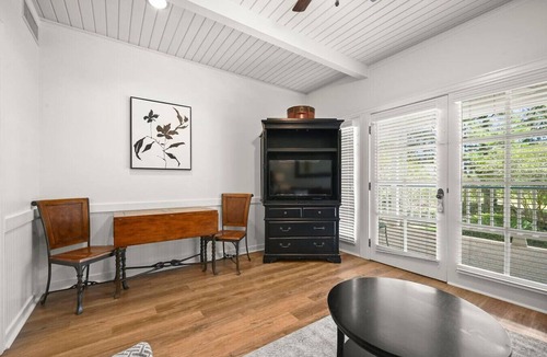 Wakefield Condo | Quiet | Secluded | Convenient | Comfortable