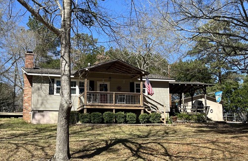 Tignall House | Quiet Secluded Lakeside Home on Fishing Creek of Clarks Hill Lake.