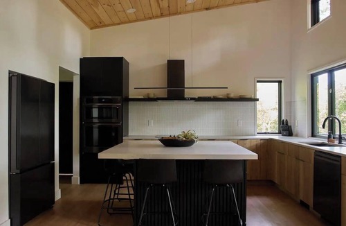 Ellijay Cabin | R.House: Modern luxury cabin w/hot tub & scenic river views!