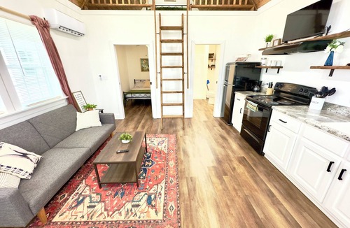 Albertville House | Rabbit Cabin: Arcade, Fishing, Kayaks, & More!