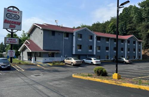 Villa Heights Hotel | Raceway inn