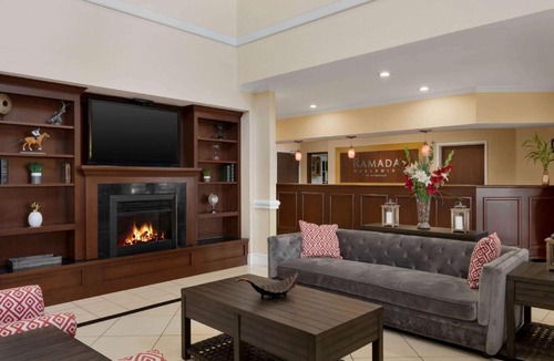 Elizabethtown Hotel | Ramada by Wyndham Elizabethtown