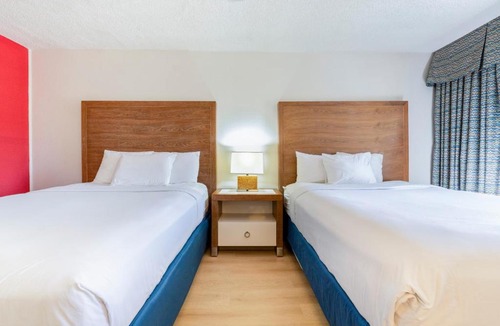 Kissimmee Hotel | Ramada by Wyndham Flamingo Water Park