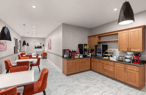 Kenner - Louis Armstrong International Airport Hotel | Ramada By Wyndham Kenner/New Orleans Airport South