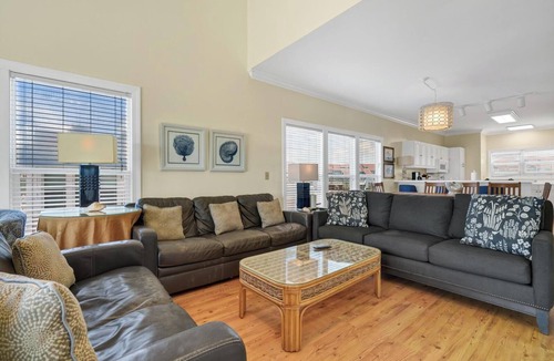 Edisto Island House | RARE 6 bedroom, 4 bath OCEANFRONT home, wonderful views & breathtaking sunsets!
