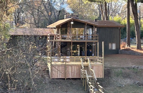 Pangburn House | Red River Retreat - Three Bedroom House, Sleeps 12