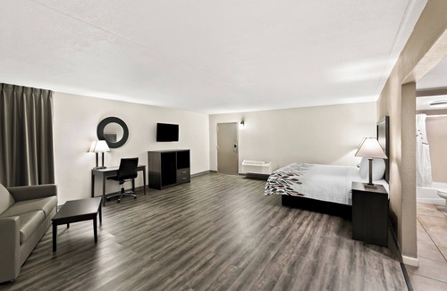 Duncan Hotel | Red Roof Inn & Suites Duncan