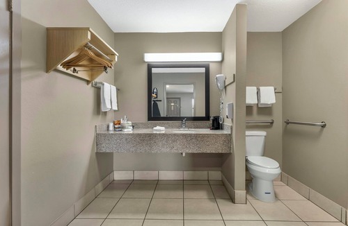 West Memphis Hotel | Red Roof Inn West Memphis, AR