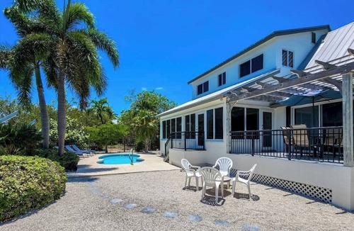 Marathon House | Reel Sunset 3/2 with Pool and Canalfront in Duck Key