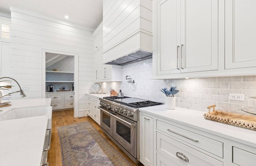 Watercolor House | 'Rees on Wiregrass' | Private Pool, Golf Cart, Carriage House | Lake District, WaterColor, FL