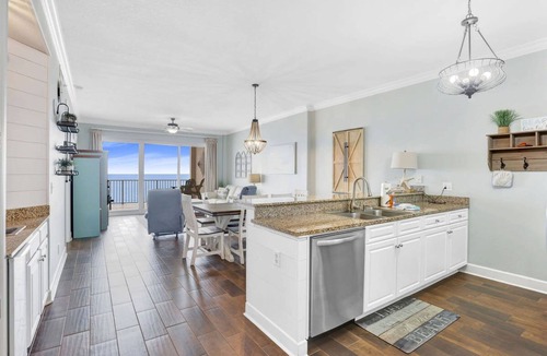 Orange Beach East Apartment | Regency Isle 806 2 BR 2 5 BA gulf-front SLEEPS 7