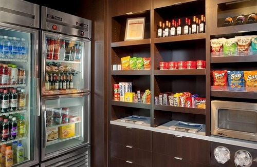 Home Park Hotel | Relax and Recharge! 4 Convenient Units, Seasonal Outdoor Pool, Pet-friendly!