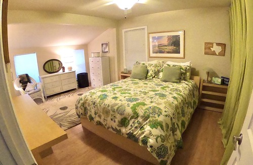 Clifton House | Relax at Ruby's in Laguna Park