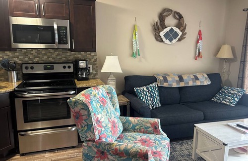 Folly Field Condo | Relax & Enjoy Renovated Condo Close to the Beach!