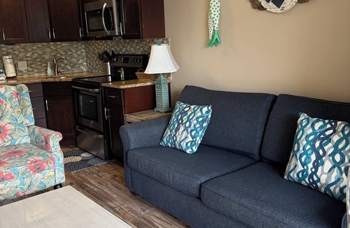 Folly Field Condo | Relax & Enjoy Renovated Condo Close to the Beach!