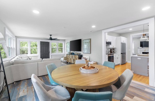 Tallahassee House | Relax in comfort in this stylish Midtown home!