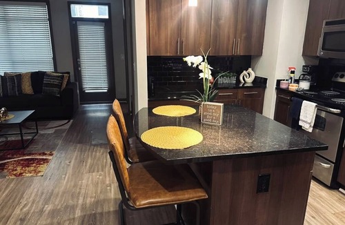 Dunwoody Apartment | "Relax in Style":Charming 2-Bed,2-Bath Getaway Perfect for Families of Couples!