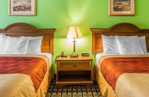 Douglas Hotel | Relax in Stylish Room w/King Bed Near Attractions | Onsite Outdoor Pool