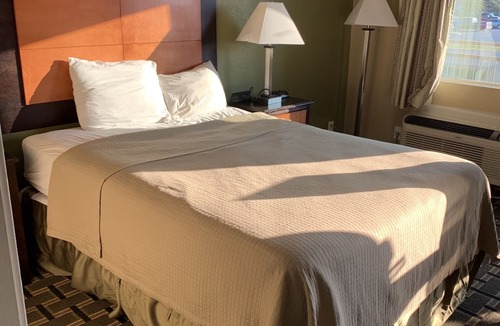 Shell Lake Hotel | Relax Inn