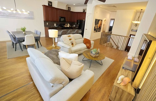 Woodlake - Briar Meadow House | Relax & Unwind | Private Jacuzzi + Sleeps 7 | 3BR
