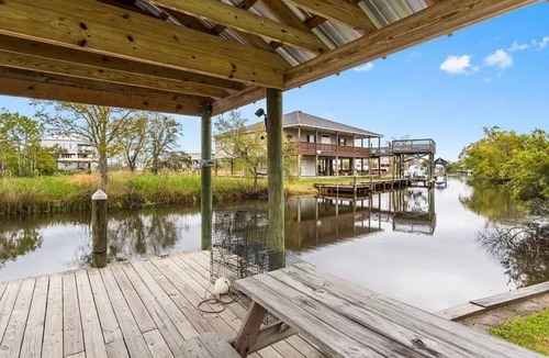 Shoreline Park House | Relaxation in Fisherman's Paradise! Private Boat Launch and Dock!