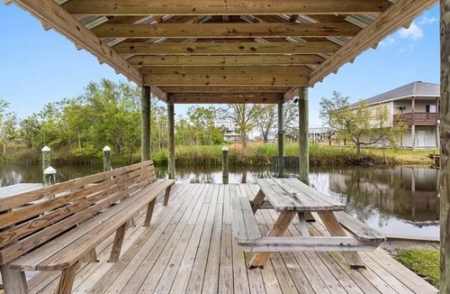 Shoreline Park House | Relaxation in Fisherman's Paradise! Private Boat Launch and Dock!