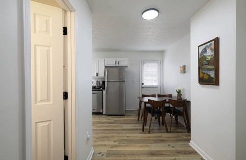 Cartersville House | Relaxing 2 beds with 2 separate baths townhouse l Perfect for family or business