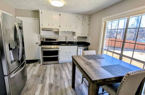 Ellenwood House | Relaxing 3BR/2BA Retreat, Perfect for Families & Groups