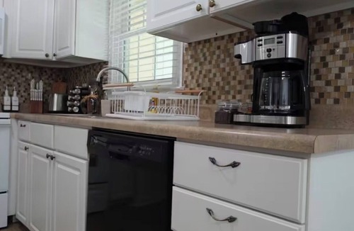 Warner Robins House | Relaxing 3BR Near RAFB with AC & WiFi