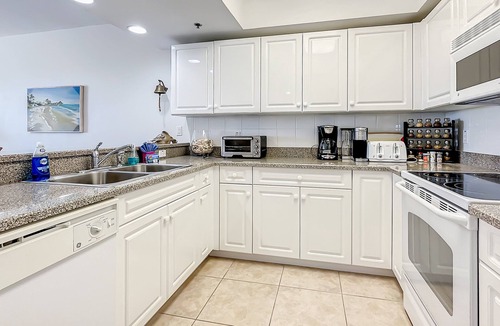 New Smyrna Beach Condo | Relaxing Condo w/Balcony, Pools, Tennis & Steps to Beach