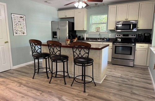 Dauphin Island House | Relaxing Getaway Among the Trees - 4 Bedroom - Dogs Welcome!