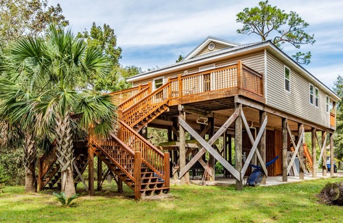 Dauphin Island House | Relaxing Getaway Among the Trees - 4 Bedroom - Dogs Welcome!