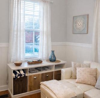 Beach Institute House | Relaxing Poolside Condo