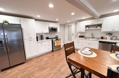 High Springs House | Remodeled and Convenient Downtown High Springs Retreat