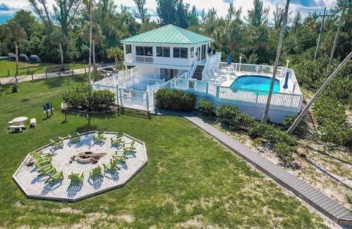 Placida Villa | Remote Island Retreat : Private Ferry, Private Pool, Private Beach