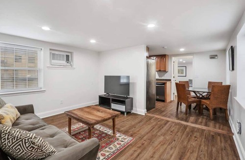 Faubourg Delassize House | Renovated 1BD Steps to St Charles Ave & Street Car