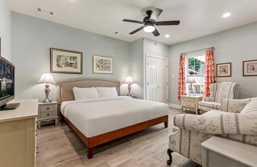 West Riverside Apartment | Renovated Historic 4BR House Near Magazine St & Uptown