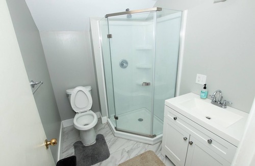 Chatham Crescent House | Renovated Historic 5BR home close to everything Savannah has to offer.
