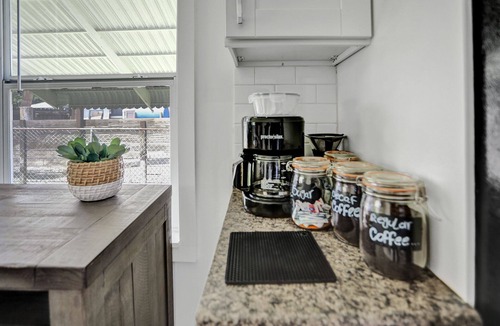 Southwest House | Renovated House with Yard - Palm Wave Says