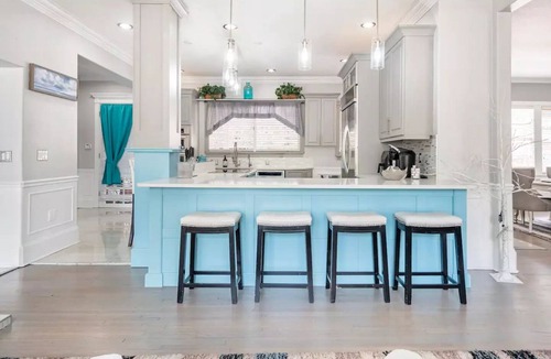 Thornton Park House | RENOVATED LUXURY 6000 sqft Mansion in Downtown Orlando SLEEP 14 NEAR Theme Parks