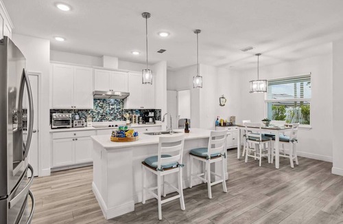 Port Saint Lucie House | Resort-Style Heated Pool & Climate-Controlled Game Room - Sleeps 12, Real Beds